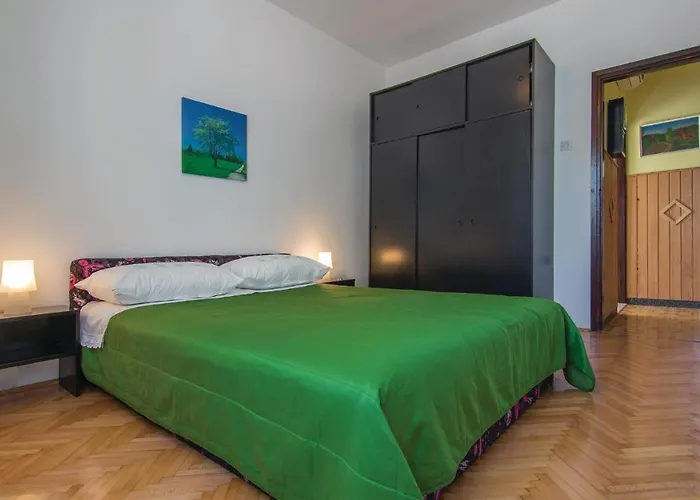 Apartment Apartment Modrusani Modrusani *
